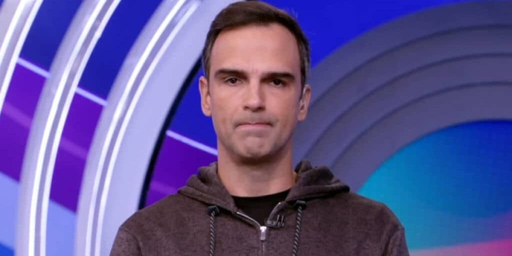 Tadeu Schmidt desmorona com saída no BBB22 e é desbancado por Poliana Abritta na Globo: Audiências 17/04