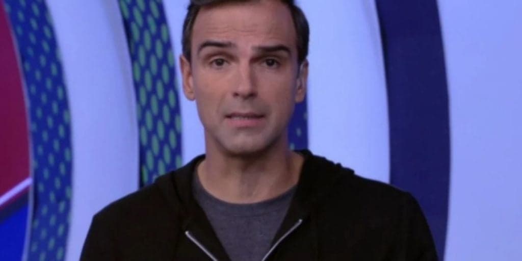Tragédia acontece, participantes do Big Brother recebem informação externa e surtam: "Desistência"
