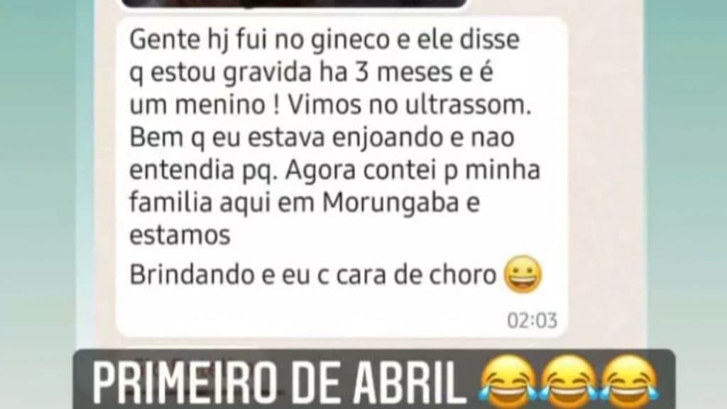 Ticiane Pinheiro exibiu a mensagem que mandou no grupo da família sobre a sua suposta gravidez- Foto: Reprodução/Record Ticiane Pinheiro exibiu a mensagem que mandou no grupo da família sobre a sua suposta gravidez- Foto: Reprodução/Record