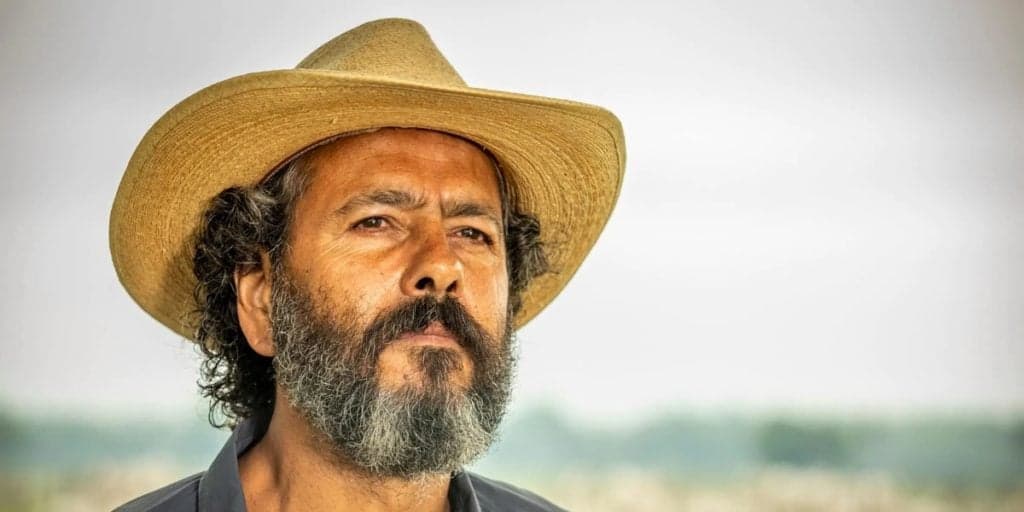Pantanal: Ignorante, José Leôncio se enfurece com recusa de Jove e surta: "Como assim?"