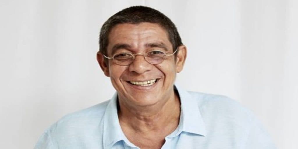Zeca Pagodinho cheira calcinha de fã e esfrega o nariz em região intima durante show em São Paulo