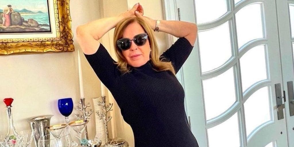 "Ela é", Zilu, após beijar moça, dá basta e fala sobre real sexualidade: "Qual o problema?"