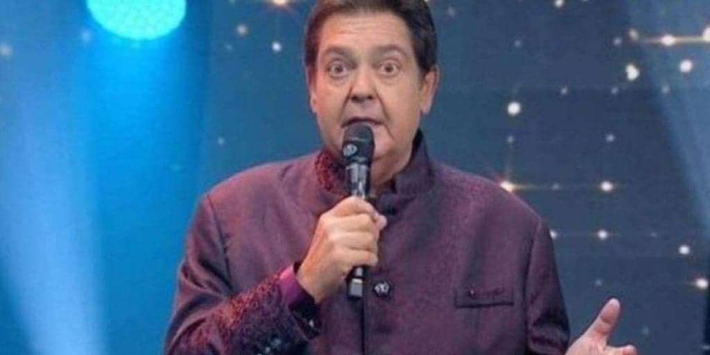 Humorista relembra uso de drogas nos bastidores de programa e princípio de AVC