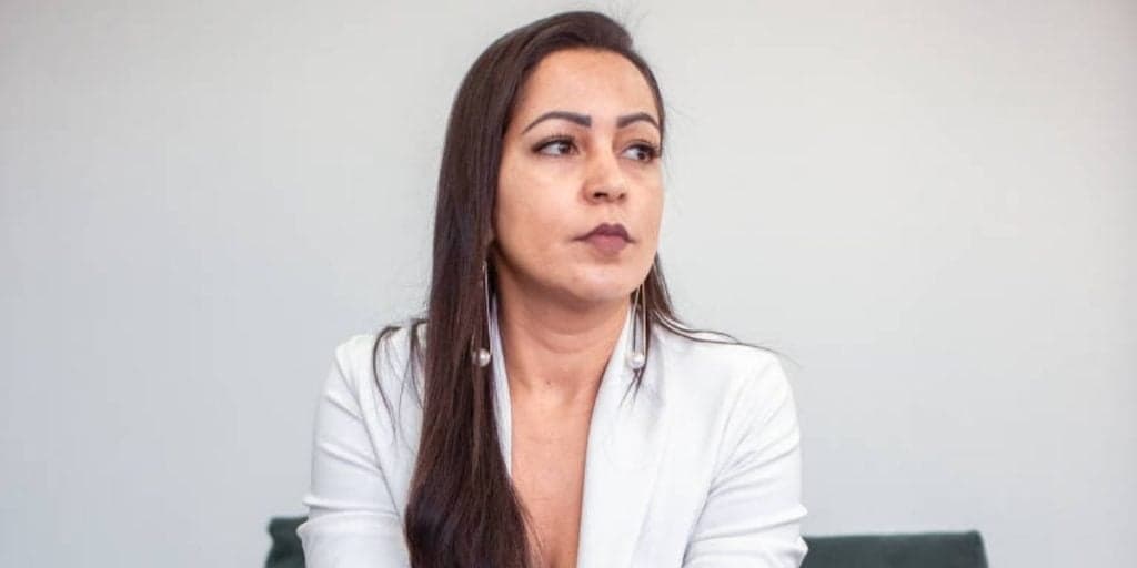 Sandra Mara, que teve envolvimento com mendigo exposto na internet, vai a público e revela a veracidade dos fatos