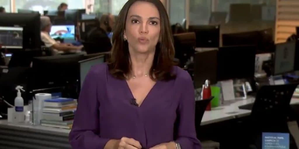 Ana Paula Araújo se empolga e 'corta' jornalista