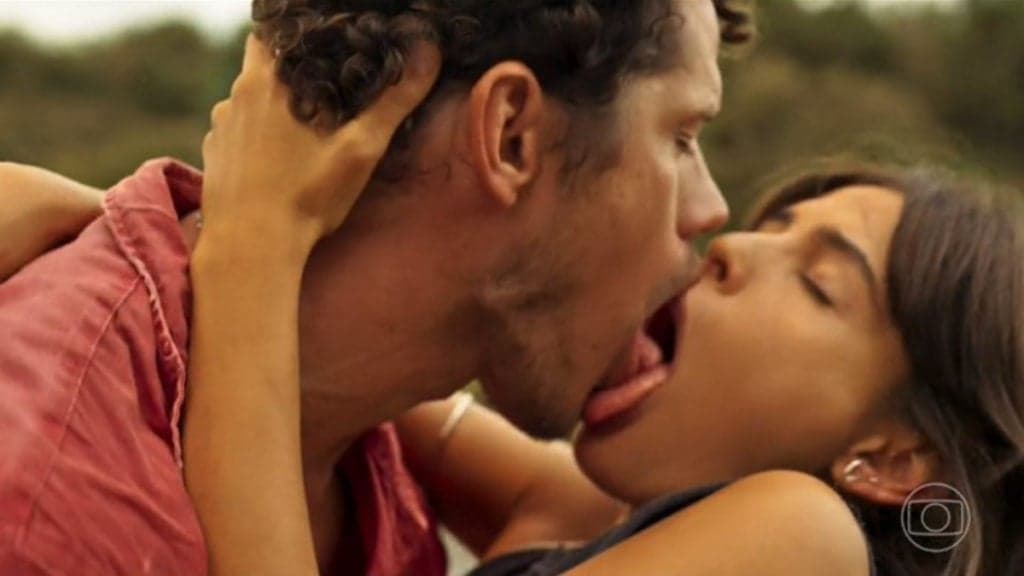 Pantanal: Química explode entre Tadeu e Guta com beijão de tirar o fôlego e transa selvagem; web reage: "Não é técnico"