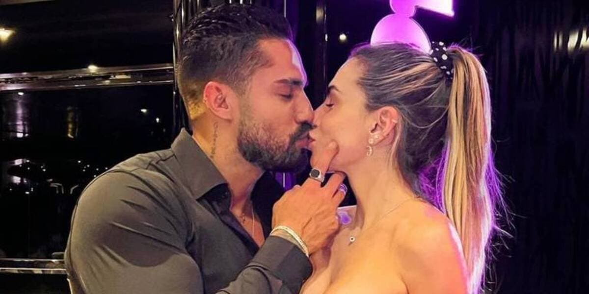 Bil Araújo e Erika Schneider são expostos por Rico Melquiades (Foto: Reprodução)