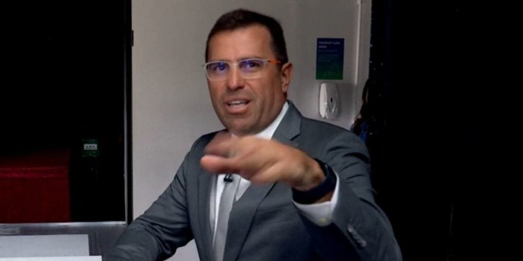 Rodrigo Bocardi volta à bancada da Globo após período de férias