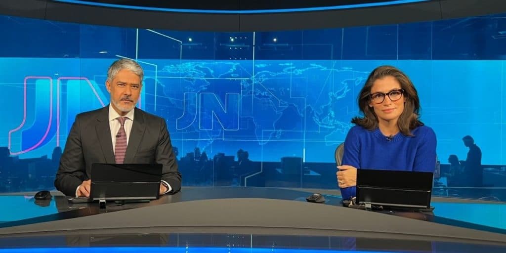 William Bonner aguarda boa noite de Renata Vasconcellos e concluiu JN com recado inesperado