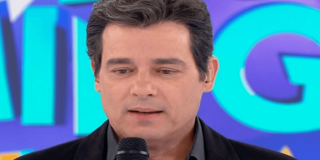 Ao lado de Silvio Santos, Celso Portiolli desabafa sobre seu estado e deixa recado comovente ao público: "Abri mão"