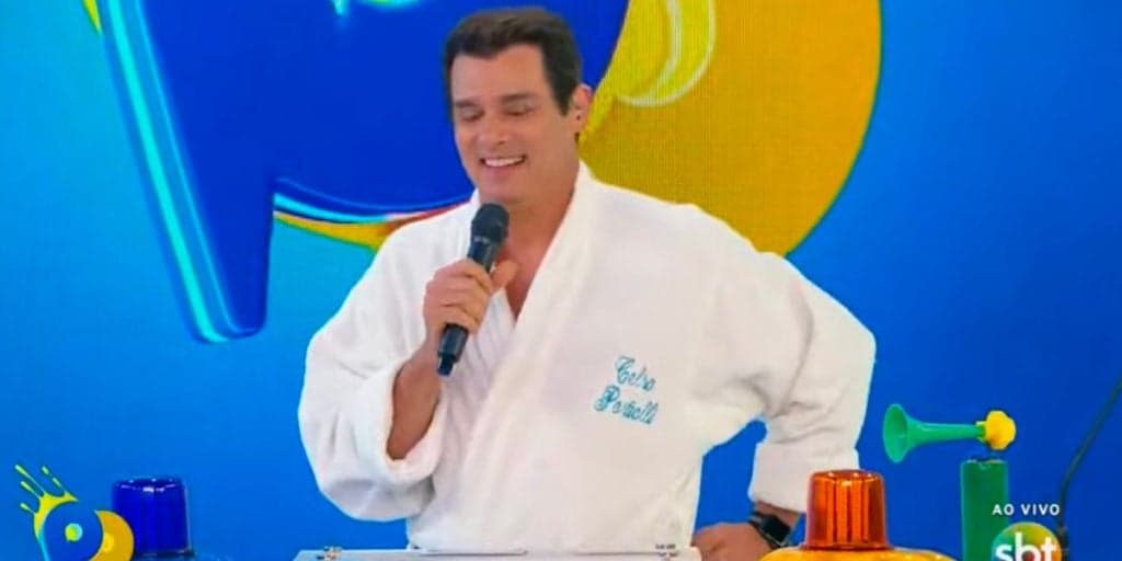Celso Portiolli se descuida e vaza o apresentador completamente sem roupa no SBT: "Flagrado"