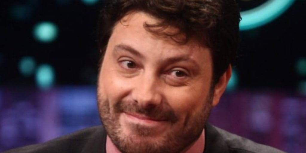 Danilo Gentili é alvo de brincadeiras na TV