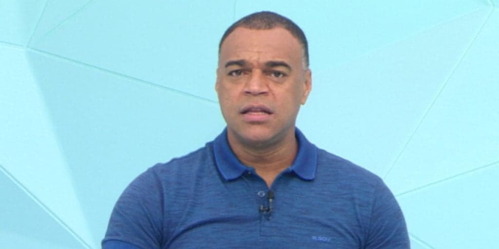 Denílson desaba com diagnóstico de câncer agressivo da mãe