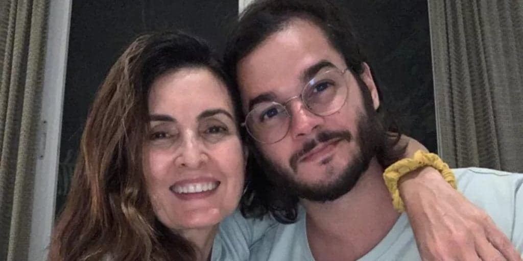 Túlio, após notícia de fim com Fátima, surge acompanhado, cai na folia e entrega realidade: "Parceira"