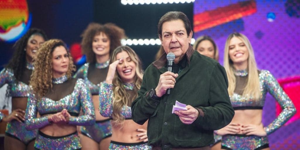Faustão encara demissão na Band e emissora confirma novidade em programa sem estrelas: "Não terá fim"