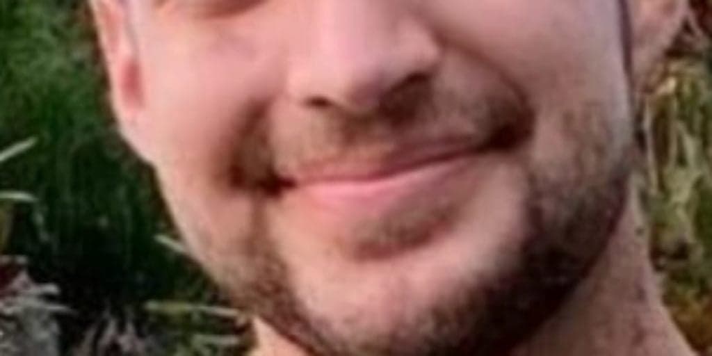 Jornalista da Globo recebe golpes de faca pelo corpo e machucados são exibidos em foto impressionante