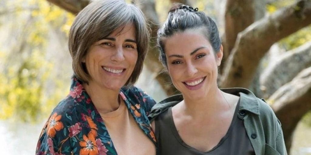 "Parceiras no crime", dispara Cleo em apoio à mãe, Glória Pires