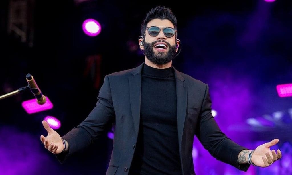 Polícia invade show de Gusttavo Lima
