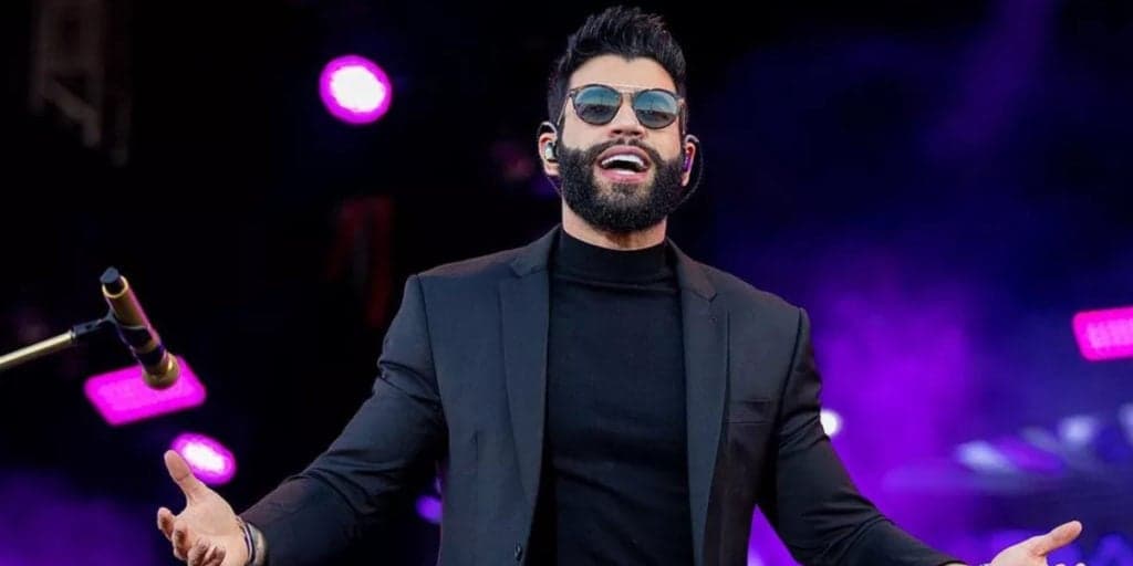 Gusttavo Lima vai ao chão após escândalo com uso de dinheiro público e Andressa Suita é obrigada a intervir: "Amor, acalma"