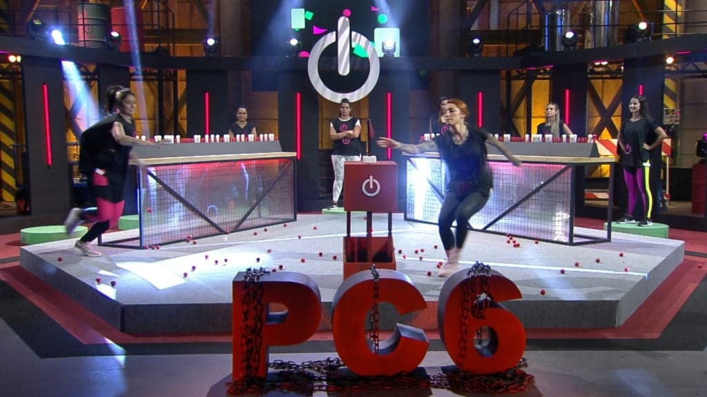 Power Couple: Mulheres encaram série de desafios de concentração e agilidade na tradicional prova da "Arena Power"