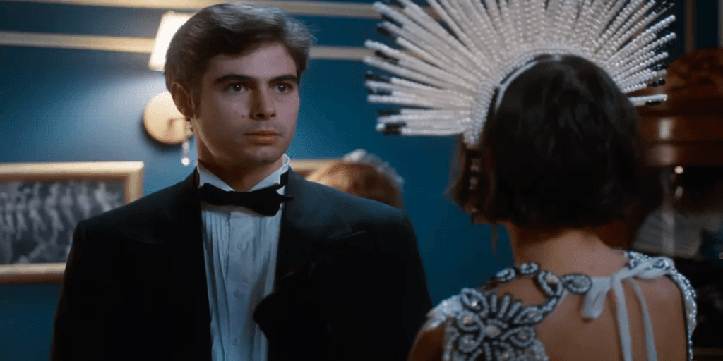 "Além da Ilusão": Após noite de amor com vedete, Davi tenta desmascarar Iolanda com ajuda do ex-namorado
