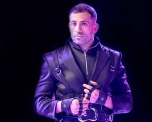 Em 'Cara e Coragem', Kaysar Dadour interpreta o atrapalhado dublê Kaká Bezerra (Foto: Reprodução / Globo / João Cotta) Em 'Cara e Coragem', Kaysar Dadour interpreta o atrapalhado dublê Kaká Bezerra (Foto: Reprodução / Globo / João Cotta)