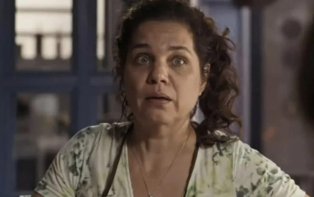 Atriz que dá vida à Maria Bruaca revela ter feito dois abortos no passado
