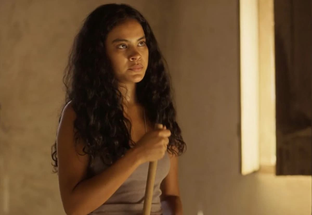 Muda (Bella Campos) em Pantanal; ela voltou a falar e até revelará seu verdadeiro nome na novela (Foto: Reprodução / Globo) Muda (Bella Campos) em Pantanal; ela voltou a falar e até revelará seu verdadeiro nome na novela (Foto: Reprodução / Globo)
