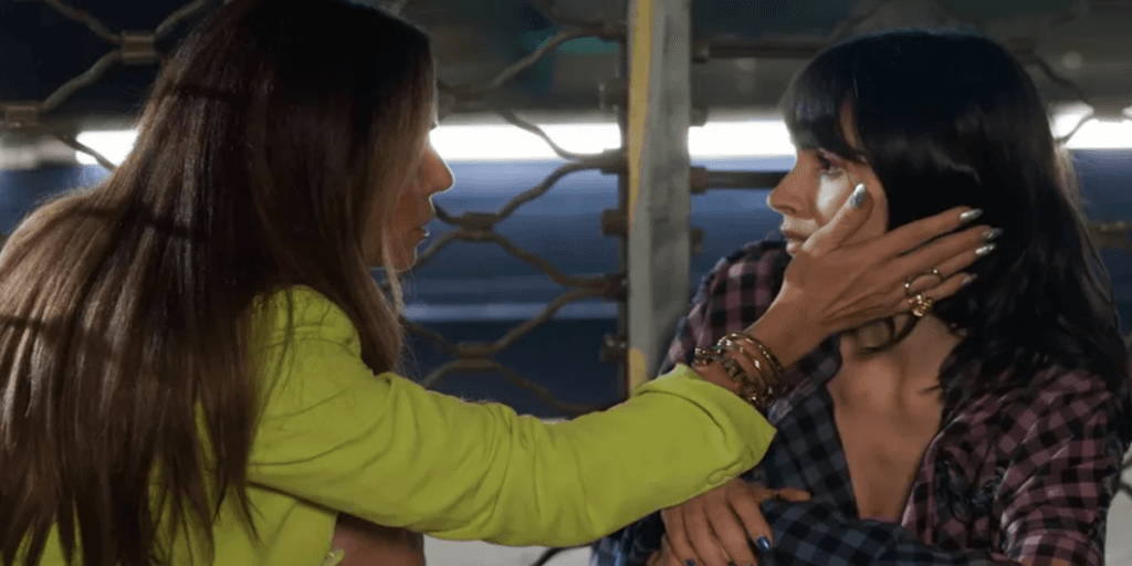 "Quanto Mais Vida, Melhor": Transtornada com Flávia, Paula tenta matar Odete e consegue evitar o pior