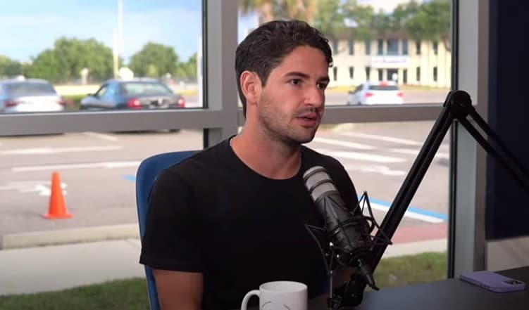 Alexandre Pato em entrevista ao canal Desimpedidos