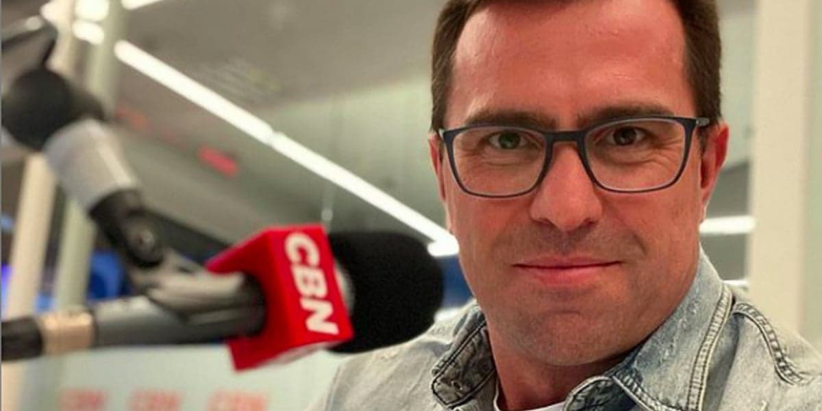 Além do trabalho na Globo, Rodrigo Bocardi também apresenta programa na rádio CBN (Foto: Reprodução/Instagram)
