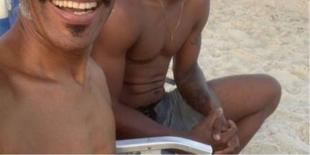 Ator da Globo se assume gay, divulga namorado gatíssimo e tem foto pelado exposta: "Tenho o seu amor"