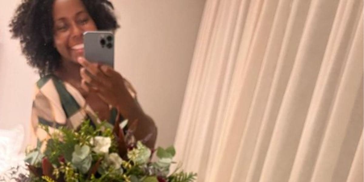 Jornalista recebeu flores em sua casa e encantou seus seguidores - Foto: Reprodução Instagram Jornalista recebeu flores em sua casa e encantou seus seguidores - Foto: Reprodução Instagram
