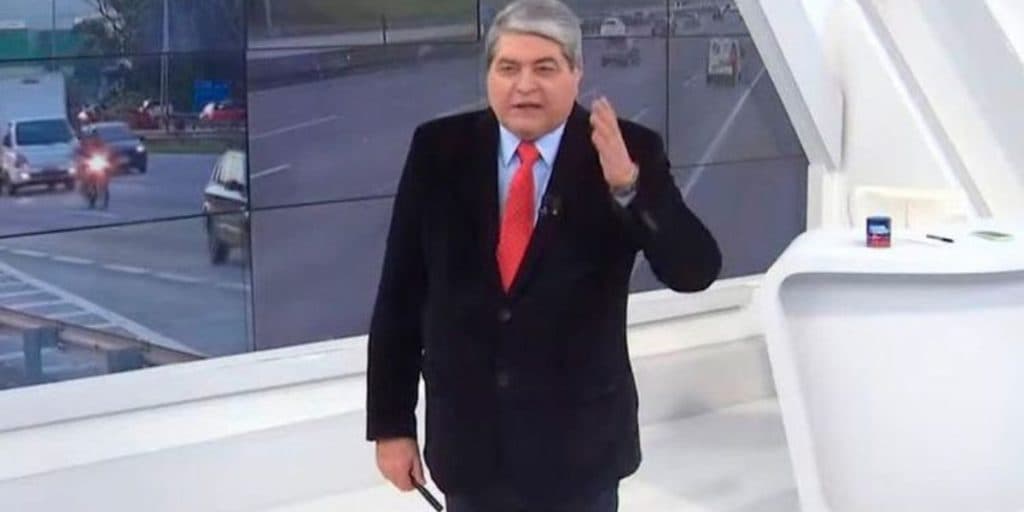 Datena perde a paciência e esculacha equipe ao vivo na Band: “Dá processo”