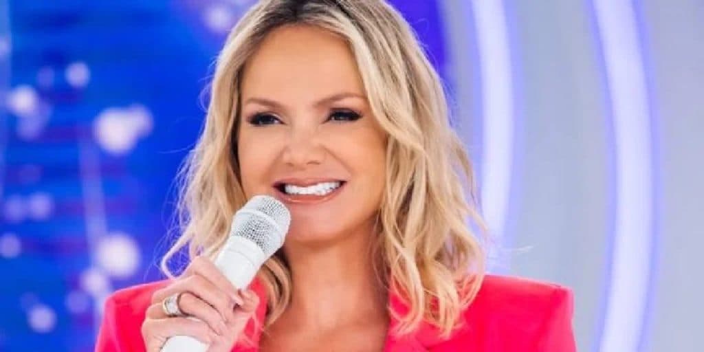 Eliana surge deitada na cama, faz anúncio com o marido e confirma desfecho: "E lá se vão 7 anos"