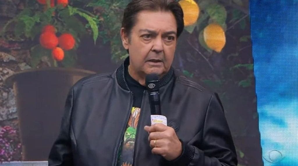 Faustão antecipa gravações para sair de férias da Band