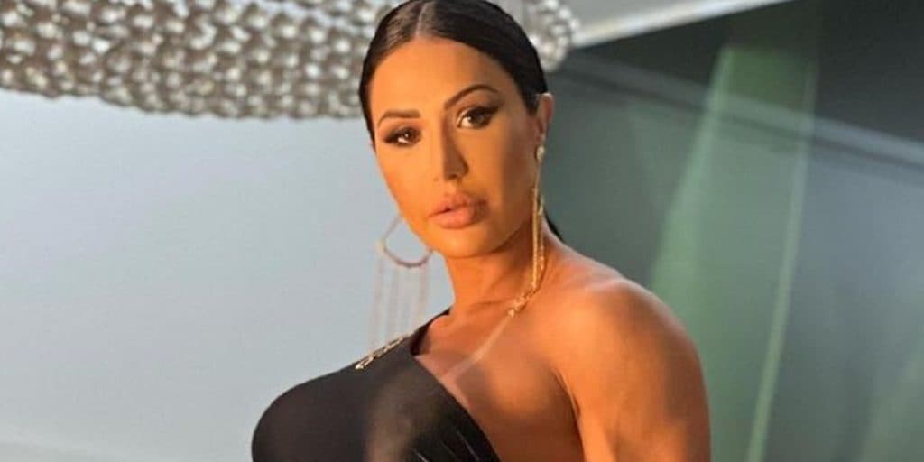 Gracyanne Barbosa faz desabafo nas redes sociais 