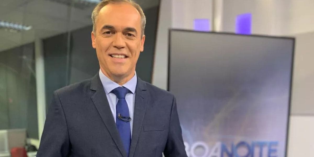 Sandro Dalpícolo cometeu gafe e elogiou Globo ao vivo Sandro Dalpícolo cometeu gafe e elogiou Globo ao vivo