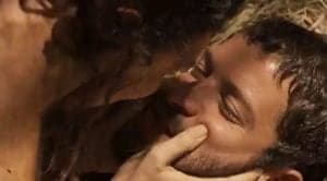 Maria Bruaca (Isabel Teixeira) e Levi (Leandro Lima) transam novamente em 'Pantanal' (Foto: Reprodução / Globo) Maria Bruaca (Isabel Teixeira) e Levi (Leandro Lima) transam novamente em 'Pantanal' (Foto: Reprodução / Globo)