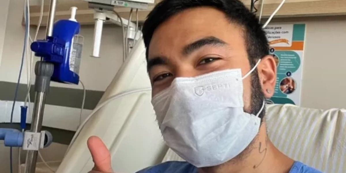 Mauro Sousa em foto no hospital (Imagem: Reprodução)