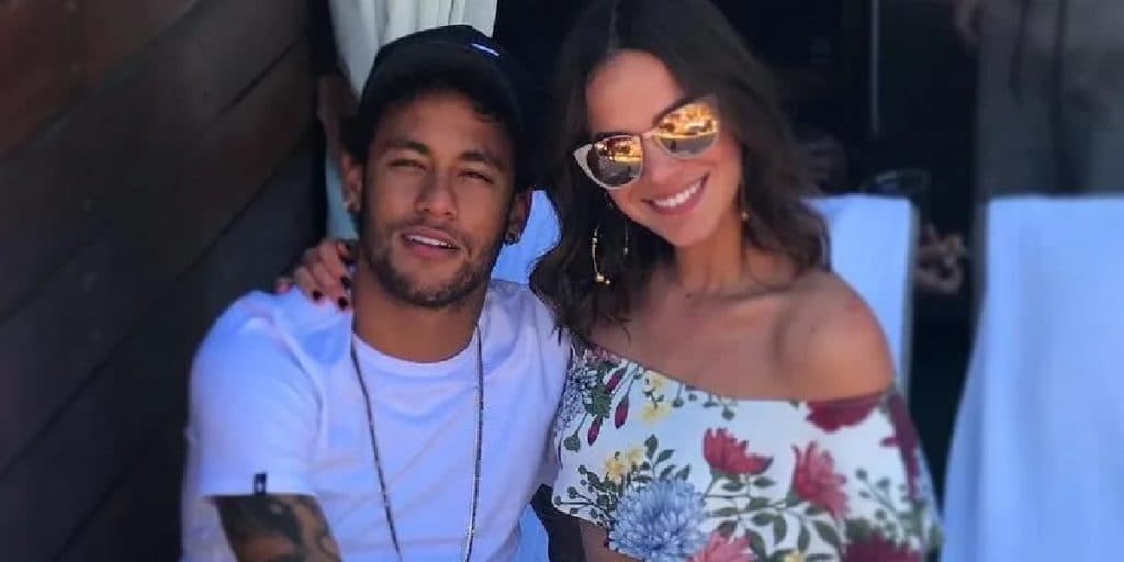 Neymar compartilha foto ao lado de Bruna Biancardi e homenageia a amada