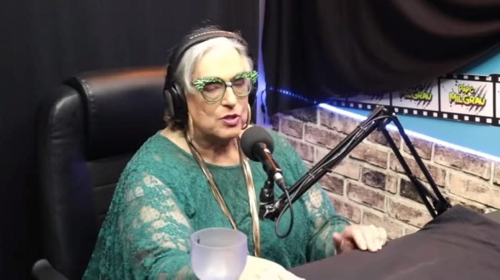 "Ele é gay e todo mundo sabe", Mamma Bruschetta expõe vida sexual de apresentador da Record