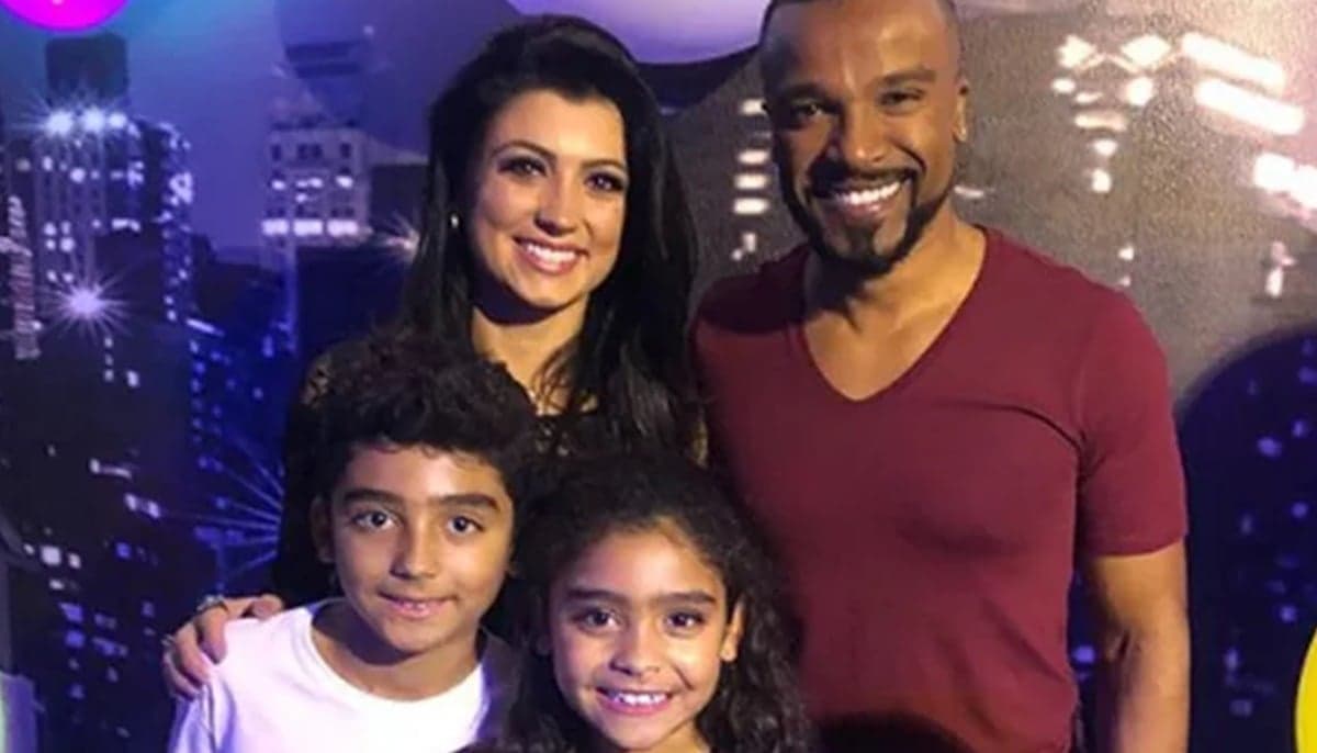 http://tvfoco.uai.com.br/wp-content/uploads/2015/05/Daniela-Mercury.jpg
