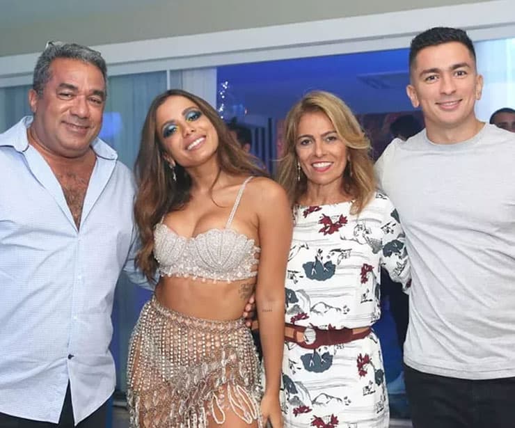 Anitta e família 