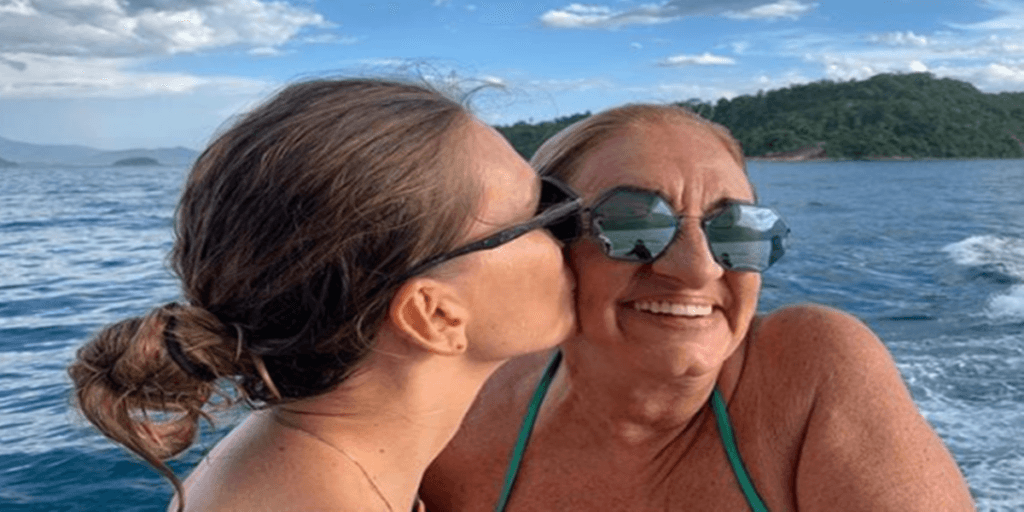 Ao lado de mulher misteriosa, Anne Lottermann abre a intimidade, se declara e confirma o que sente: "Sempre ao seu lado"