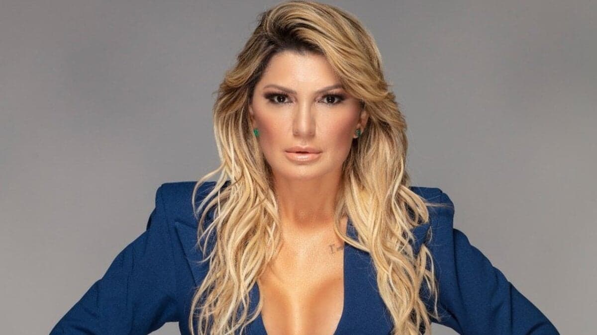 http://tvfoco.uai.com.br/wp-content/uploads/2015/05/Daniela-Mercury.jpg