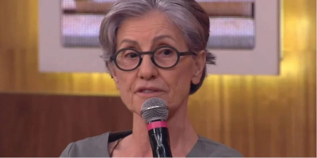 Cássia Kis tem mal súbito durante gravação na Globo e é carregada às pressas de ambulância para hospital