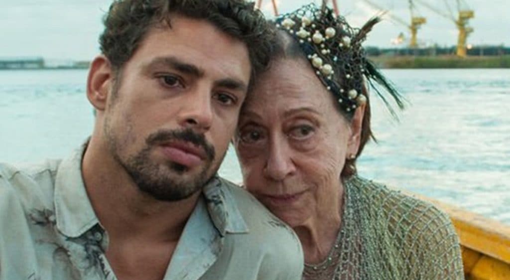 Cauã Reymond revela nervosismo ao fazer cena de beijo com Fernanda Montenegro