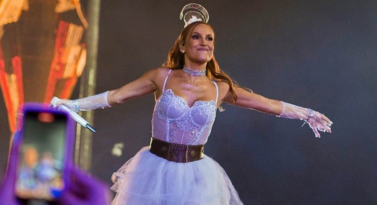 Claudia Leitte no palco de São João do Caruaru Claudia Leitte no palco de São João do Caruaru