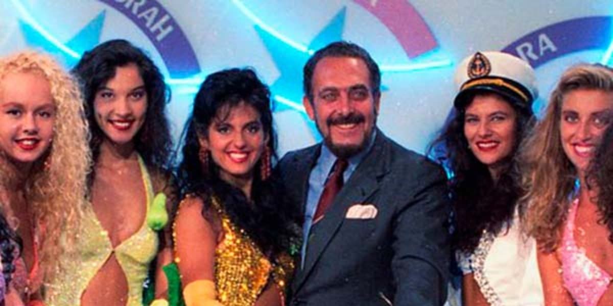 Luís Carlos Miele e as Garotas Tim-Tim no "Cocktail" (Foto: Reprodução/SBT)
